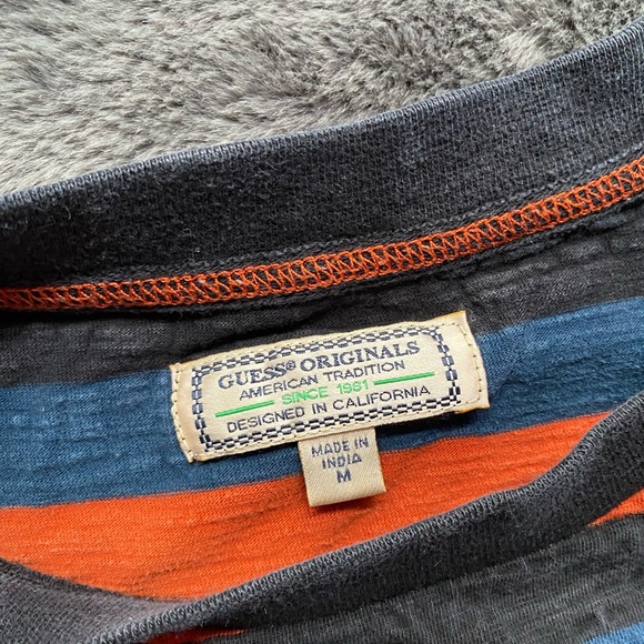 Stripped “Guess” men’s tee - Picture 2 of 2